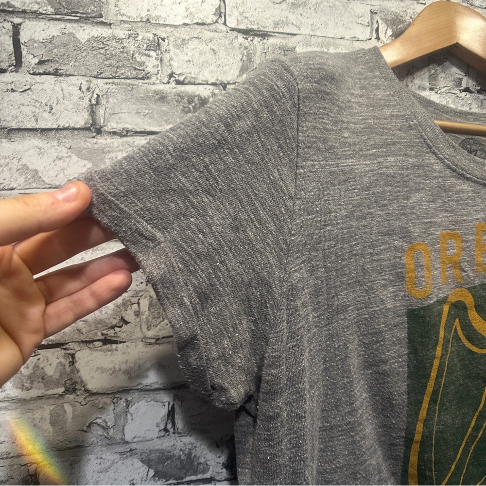 EUC 47 Brand Oregon Ducks Gray and Gold T-Shirt Size L - Picture 4 of 11